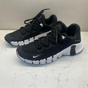 Women’s Nike Metcon 4 size 7.